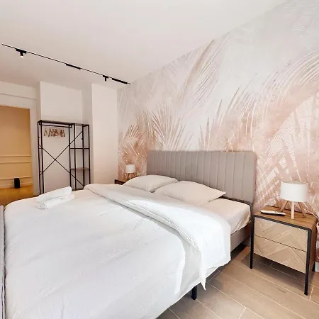 Rf112 - T3 Lumineux A Deux Pas Du Port Nizza